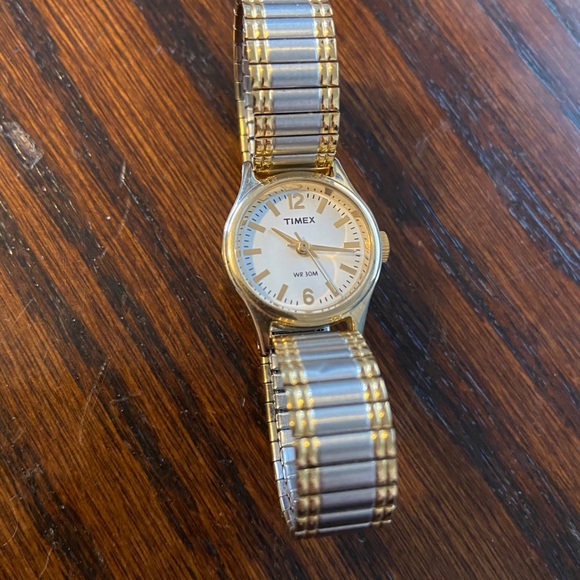 Women’s Timex Watch - Picture 1 of 2